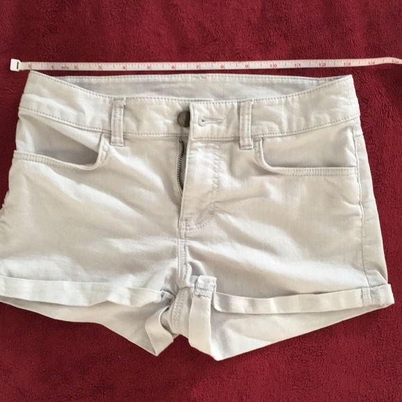 🛍 Gray shorts.  Divided by H&M - Picture 1 of 3